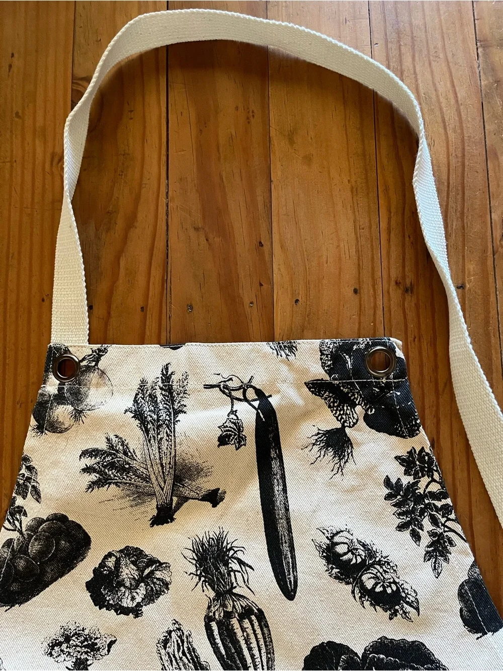Black & Cream Canvas Vegetable Print Kitchen Apron